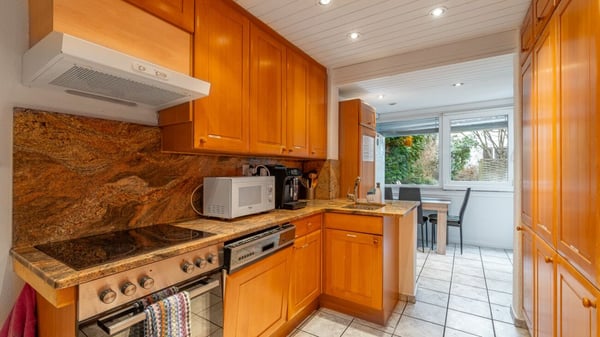 CHARMANTE RENDITEPERLE IN BADEN 8