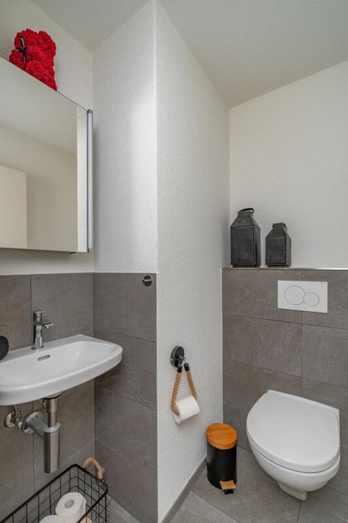 Traumhafte Oase in Unterkulm: Modernes Terrassenhaus mit Charme, Sonne und Lebensqualität 11