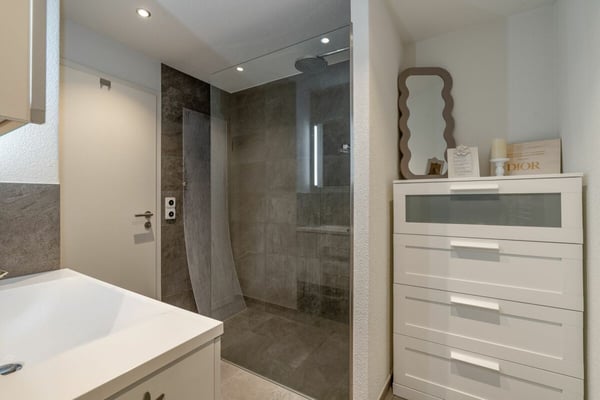 Traumhafte Oase in Unterkulm: Modernes Terrassenhaus mit Charme, Sonne und Lebensqualität 14