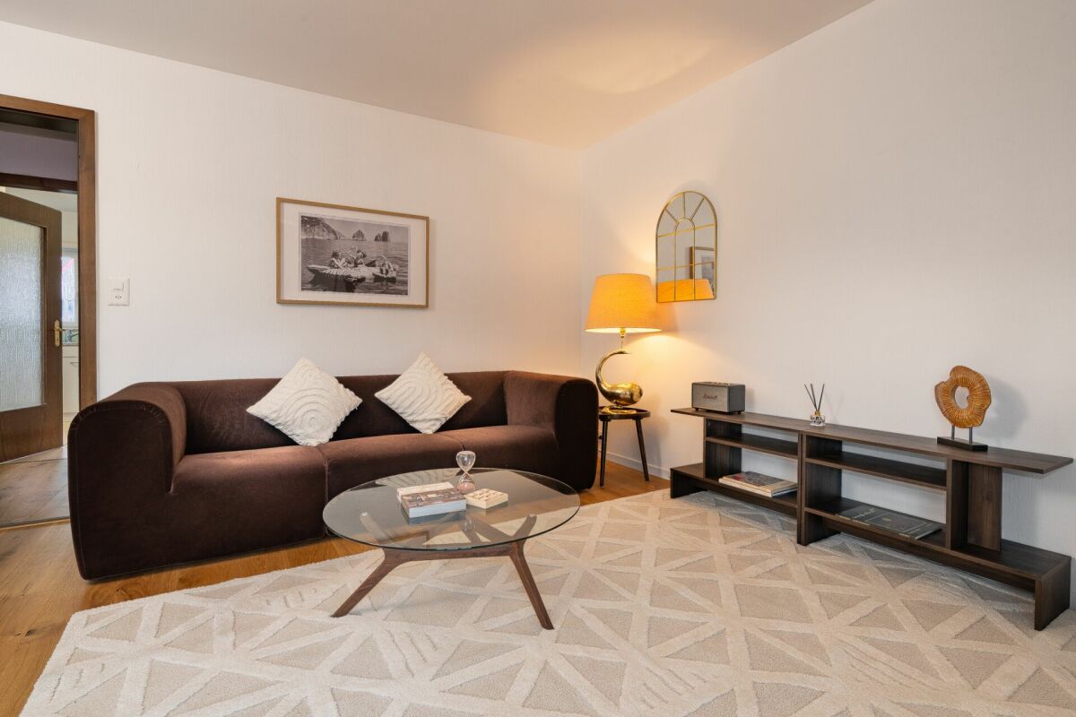 Appartamento di 3,5 locali stiloso con balcone e vista lago a Kilchberg - Arredato & disponibile immediatamente