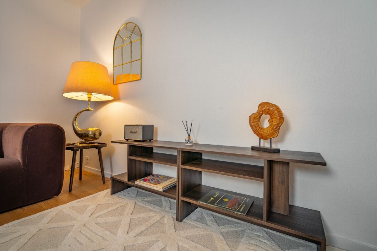 Appartamento di 3,5 locali stiloso con balcone e vista lago a Kilchberg - Arredato & disponibile immediatamente