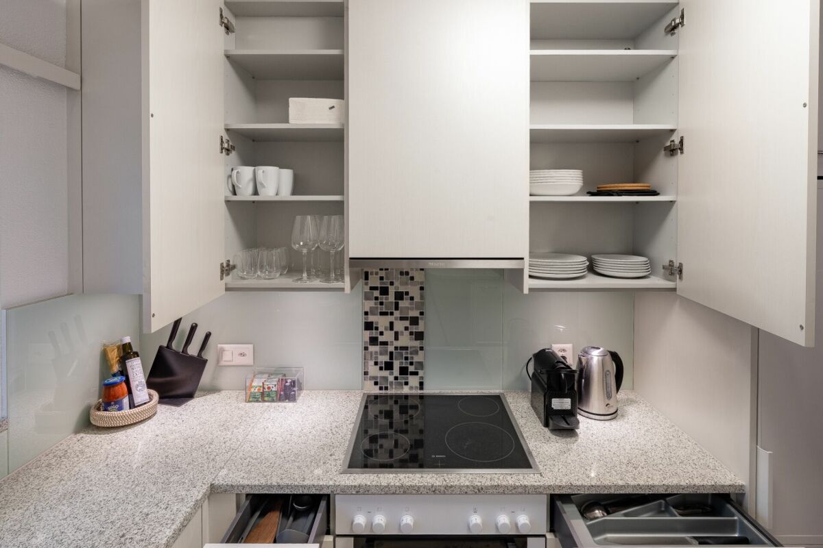 Appartamento di 3,5 locali stiloso con balcone e vista lago a Kilchberg - Arredato & disponibile immediatamente
