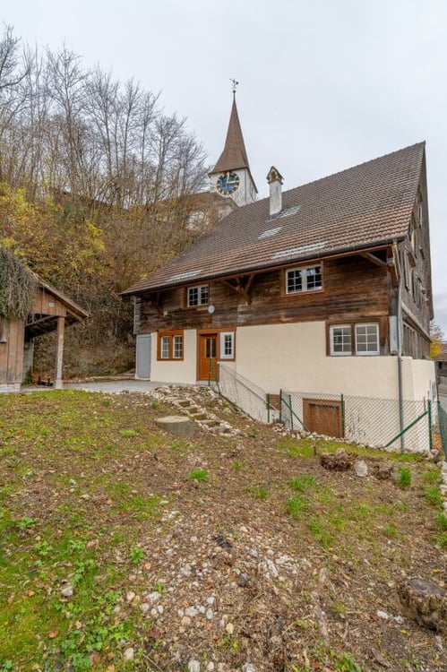 Saniertes Zweifamilienhaus in Wila – Ideal für Eigennutzer und Investoren 28