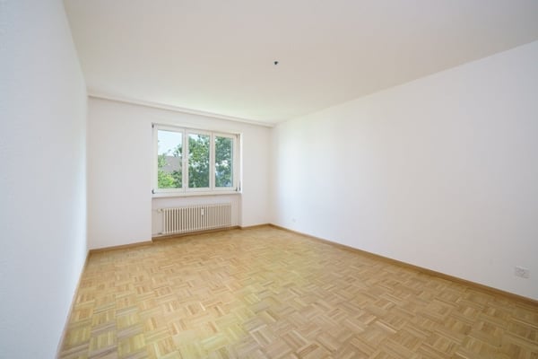 Charmante 4.5-Zimmer-Wohnung mit Balkon in Binningen 4