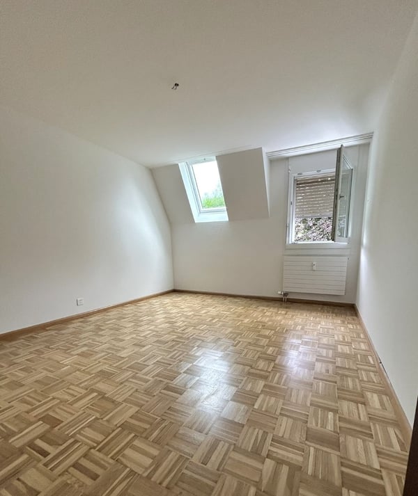 Charmante 3.5-Zimmer-Maisonette-Wohnung mit Balkon 8