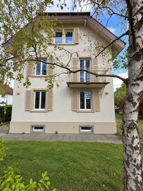 Charmant. Modern. Besonders. 2.5-Zimmer-Dachwohnung in Münchenstein