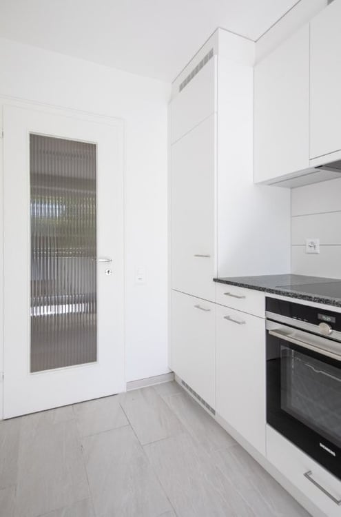 Helle und zentralgelegene 4-Zimmer-Wohnung mit Balkon in Basel 2