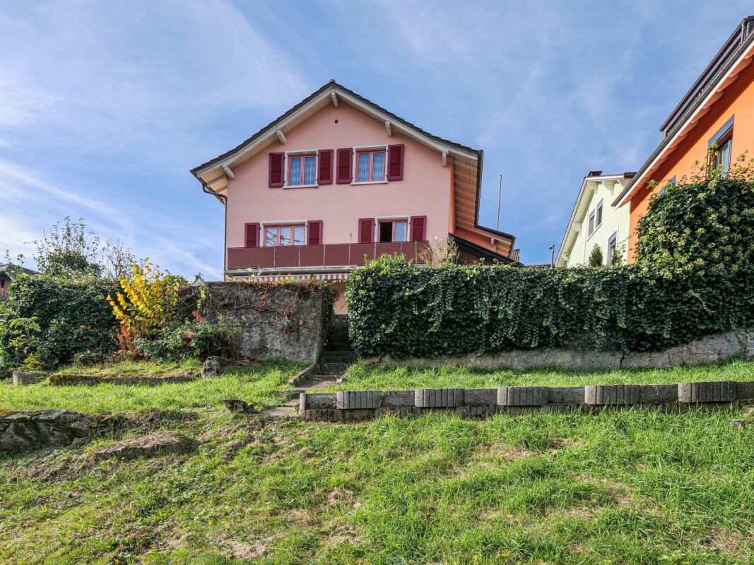 Freistehendes Haus mit Traumaussicht und grossem Garten