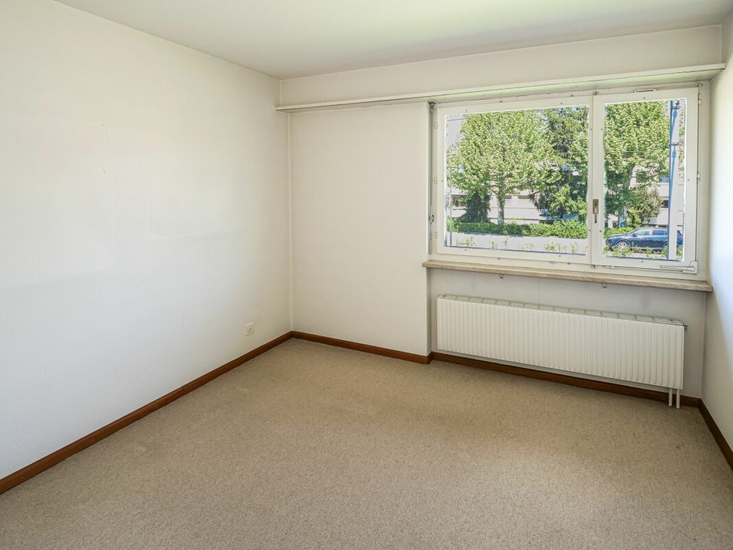Doppleinfamilienhaus mit grossem Garten, ideal für Familien