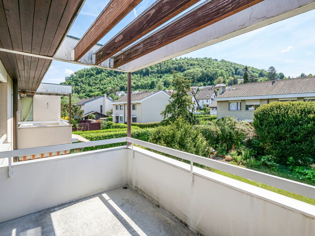 Doppleinfamilienhaus mit grossem Garten, ideal für Familien