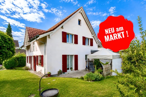 Charmantes Einfamilienhaus mit Garten & Carport 1