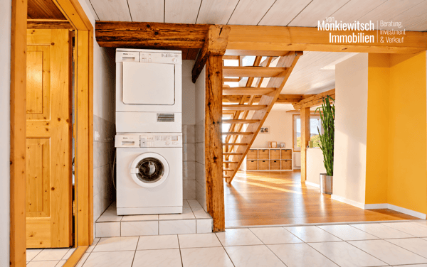 Charmante 5.5-Zimmer-Maisonette-Wohnung in historischem Altbau – Aristau 10
