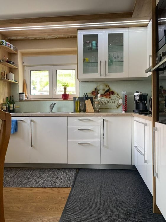 2.5 Z' Mehrfamilienhaus mit grossem Garten, Garage und Parkplatz 3