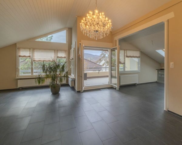 1.5 Z' Dachwohnung- hier wartet jedglicher Komfort auf Ihre Familie und Sie 2