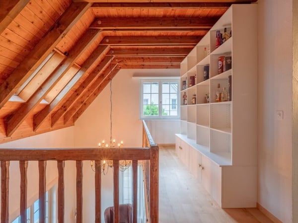 Hochwertiges 2.5 Z' Landhaus mit Pool und 3 Garagen-Plätzen 7