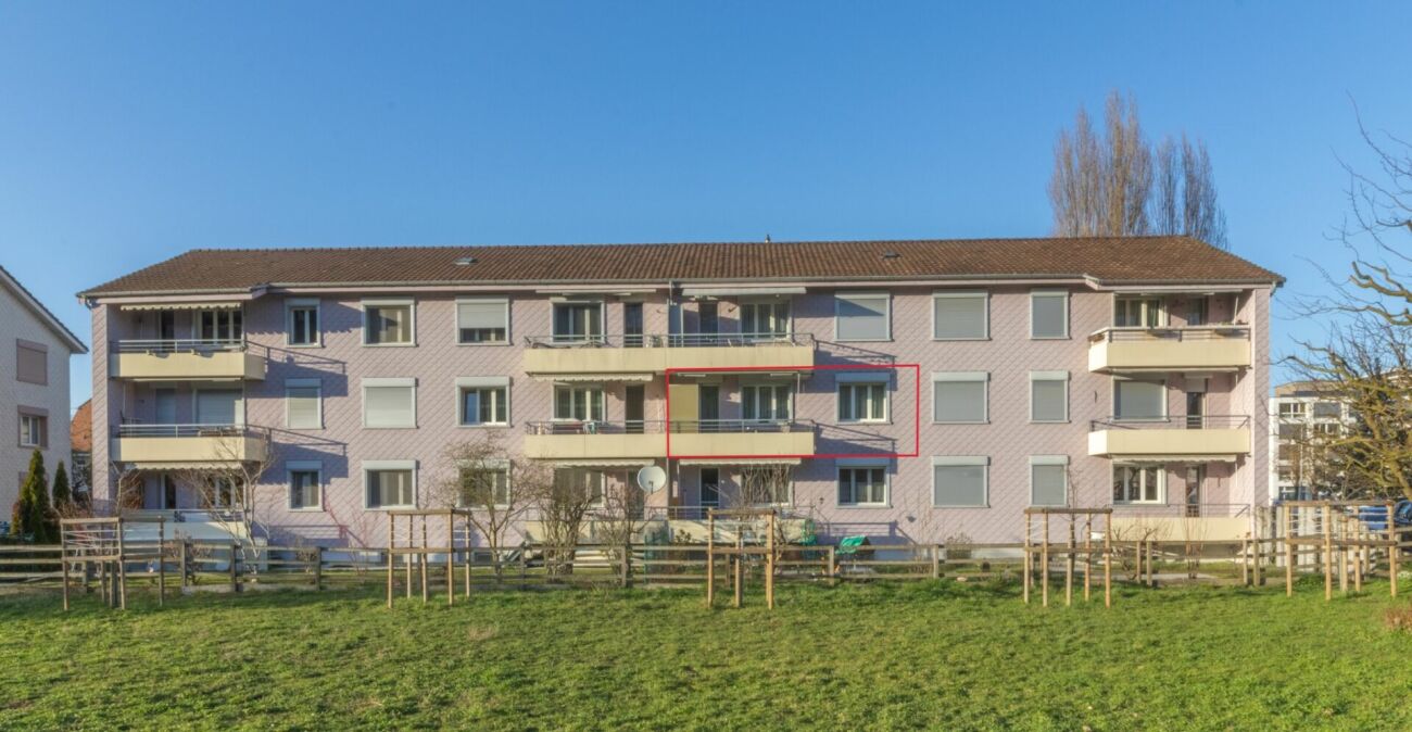 Appartamento di 3 locali confortevole con vista piacevole sulla verde zona in una posizione tranquilla