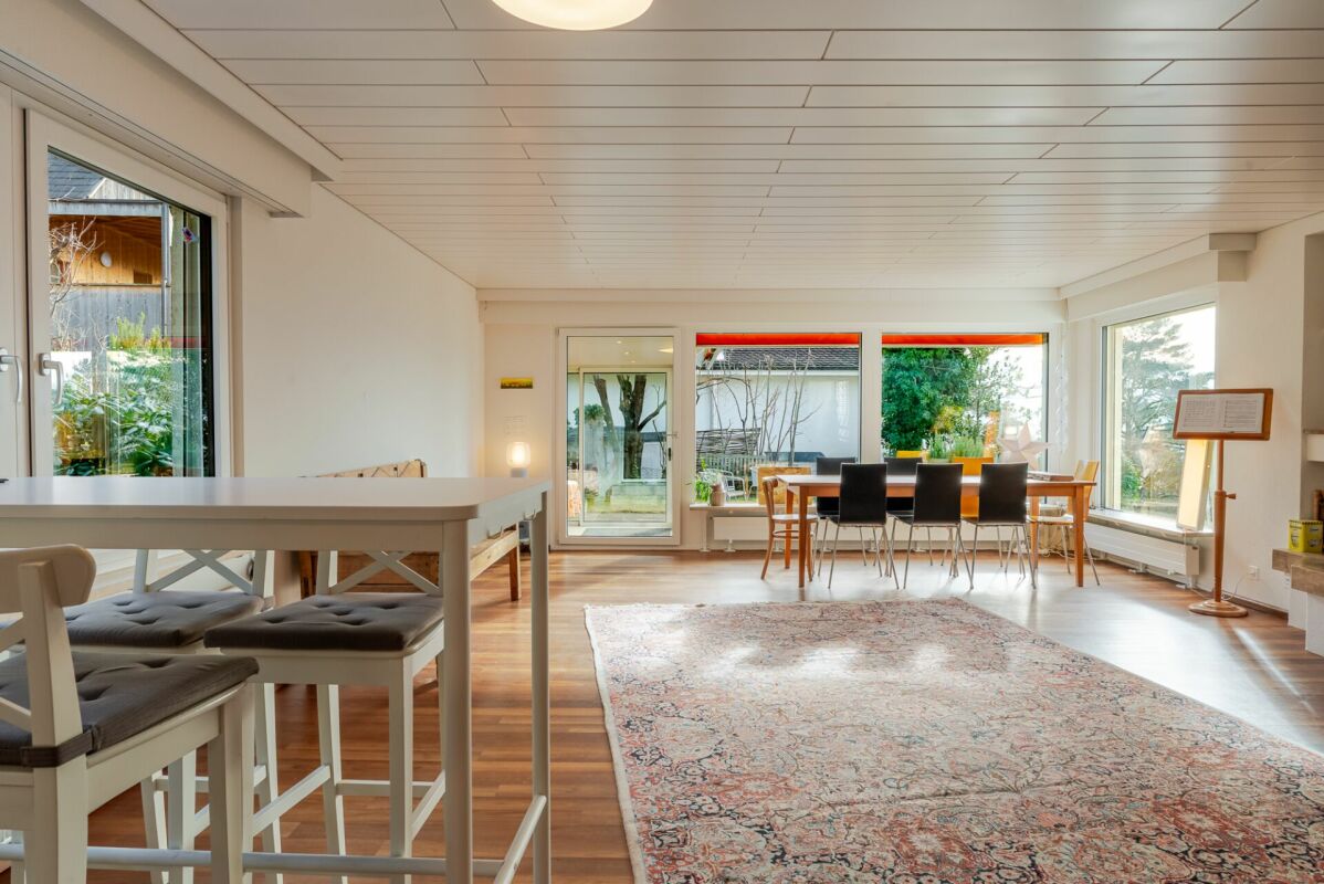 Freistehendes 6.5 Z' Einfamilienhaus mit Pool an Toplage