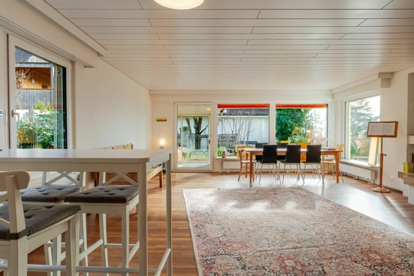 Freistehendes 6.5 Z' Einfamilienhaus mit Pool an Toplage 2