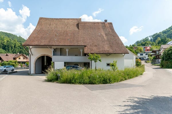 Traumhaftes, renoviertes 5.5 Z' Bauernhaus mit viel Charme, Geschichte und grossem Garten 12