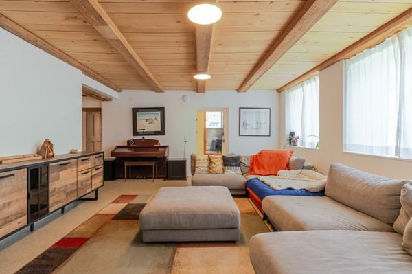 Traumhaftes, renoviertes 5.5 Z' Bauernhaus mit viel Charme, Geschichte und grossem Garten 4