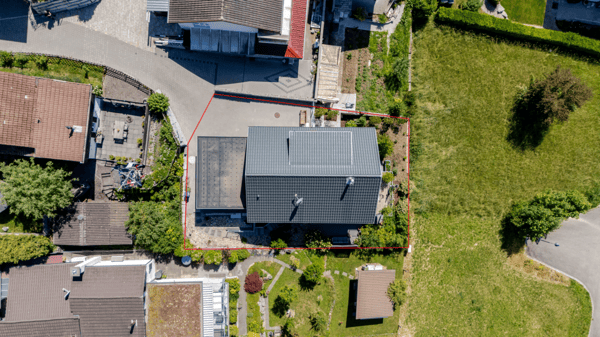 Freistehendes und umweltbewusstes 5 Z' Einfamilienhaus mit Carport 12