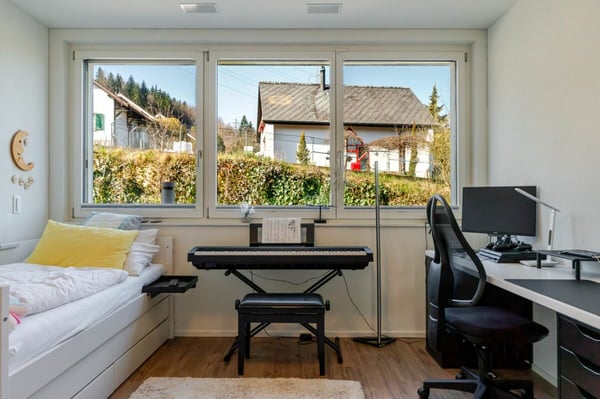 Neuwertige 5.5 Z' Maisonette-Gartenwohnung mit herrlicher Aussicht und 2 EHP's 2