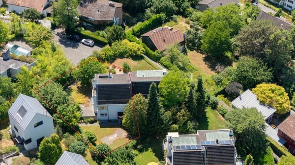 Grosszügiges 6.5 Z' Architektenhaus mit viel Platz, Garten und Potenzial 11