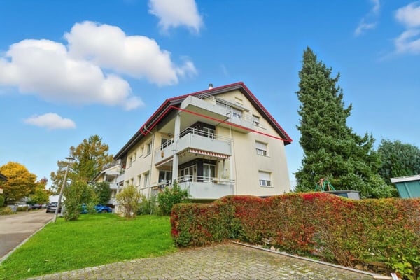 Helle 2.5 Z' Dachwohnung mit Garage und Balkon 9