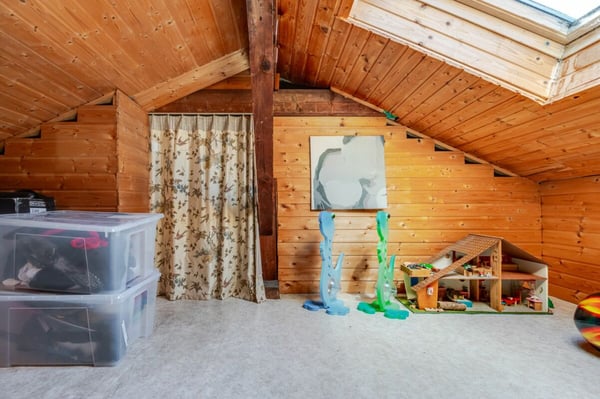 Modern renoviertes 3.5 Z` Doppeleinfamilienhaus mit idyllischem Garten 10