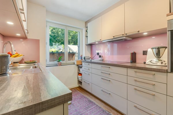 Modern renoviertes 3.5 Z` Doppeleinfamilienhaus mit idyllischem Garten 6
