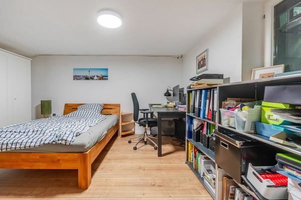 Modern renoviertes 3.5 Z` Doppeleinfamilienhaus mit idyllischem Garten 11