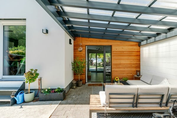 Modern renoviertes 3.5 Z` Doppeleinfamilienhaus mit idyllischem Garten 2