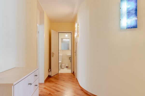 Wohnen mit Charme - helle 3.5 Z' Wohnung mit ruhigem Balkon zum Innenhof 6