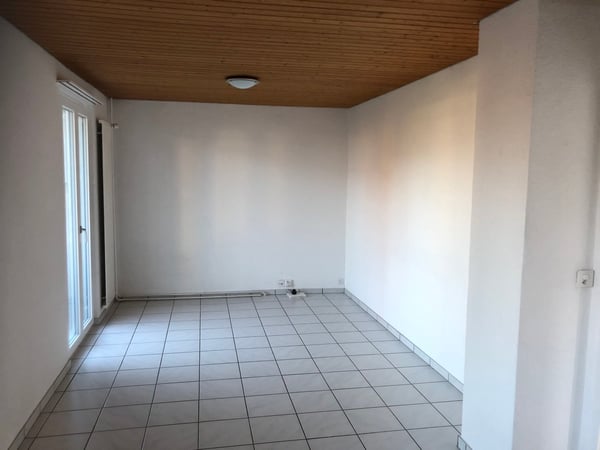Schöne 2.5 Zimmer Erdgeschoss Wohnung mit Balkon 4