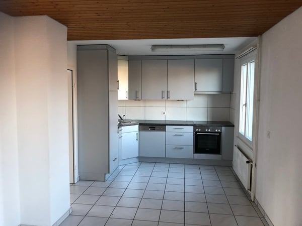 Schöne 2.5 Zimmer Erdgeschoss Wohnung mit Balkon 3