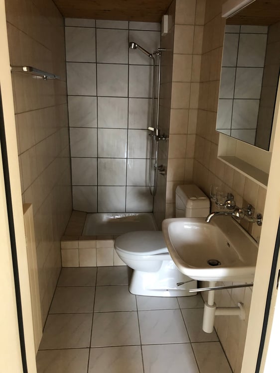 Schöne 2.5 Zimmer Erdgeschoss Wohnung mit Balkon 8