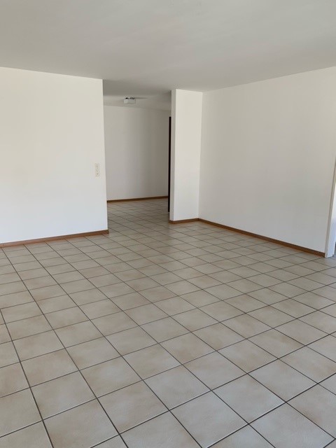 Schöne 3.5 Zimmer Wohnung mit Balkon und neuer Küche 6