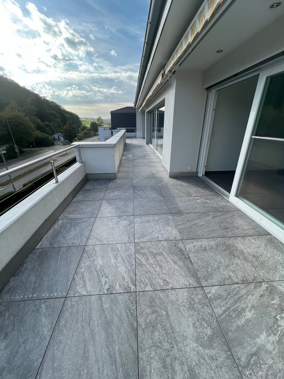Top moderne 4.5-Zimmer-Dachwohnung mit Blick ins Grüne 12