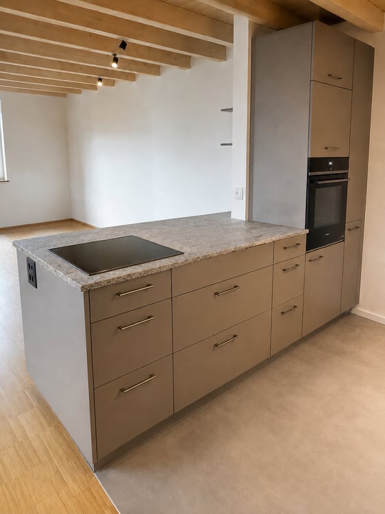 Renovierte 3.5-Zimmer-Dachwohnung - neue Küche 2