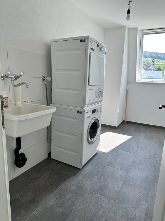 Stilvolle 4.5-Zimmer-Dachwohnung mit hochwertiger Ausstattung und Blick ins Grüne 23
