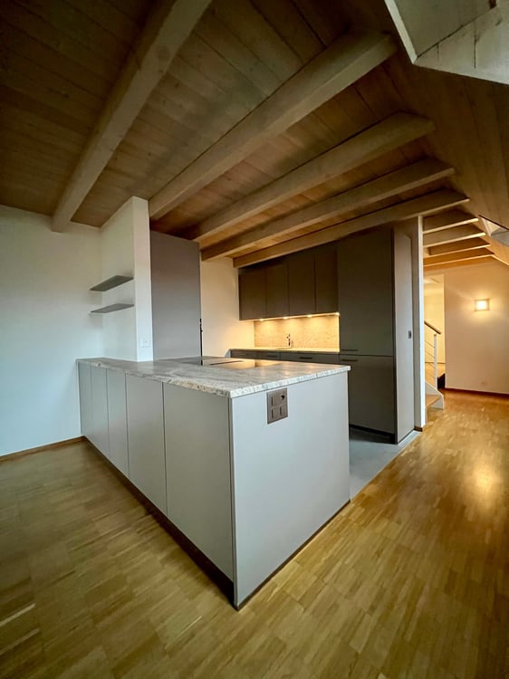115 m² Wohnraum mit Charakter – renovierte 3-Zimmer-Dachwohnung 2