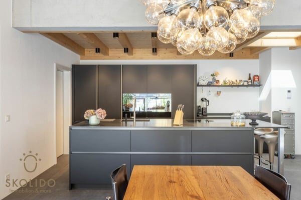 Hochwertige 1.5-Zimmer-Attikawohnung in Visp - Überbauung Mondpark 7