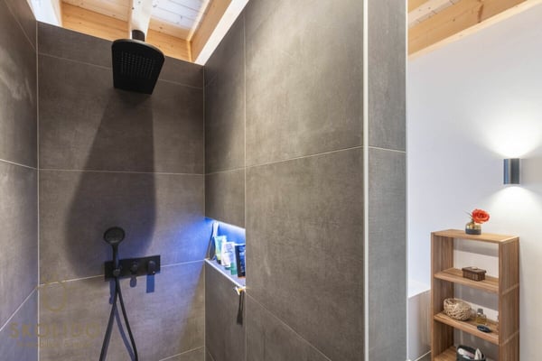 Hochwertige 1.5-Zimmer-Attikawohnung in Visp - Überbauung Mondpark 17