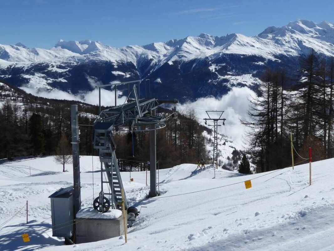 Appartamento ristrutturato di alta qualità nel charme alpino in posizione centrale