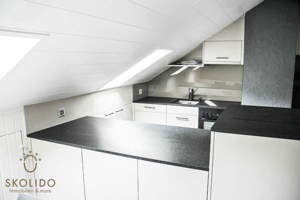 Renovierte & möblierte 3 ½ Zimmer-Maisonettewohnung nahe Bahnhof Visp 2