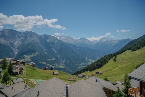 Gemütliche Dachwohnung (Südwestseite) im Haus Arve 6