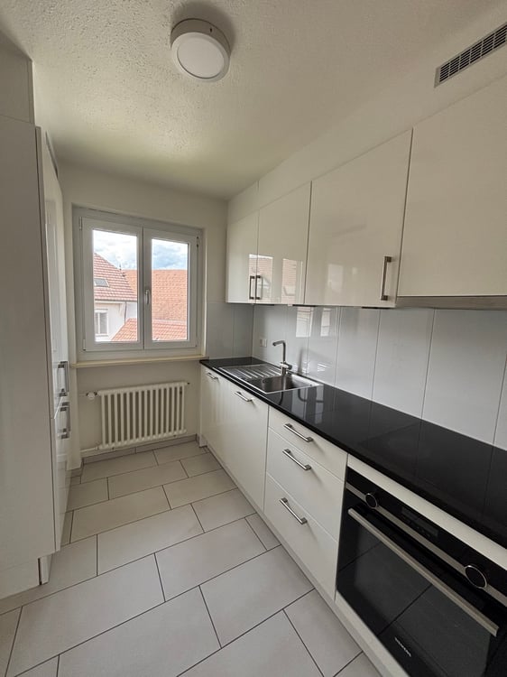 Totalsanierte 3.5 Zimmer Wohnung an ruhiger und zentraler Lage 7