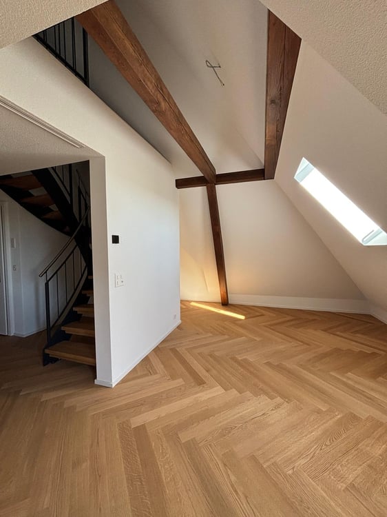 Wunderschöne, frisch kernsanierte Maisonette-Wohnung – sofort verfügbar! 2