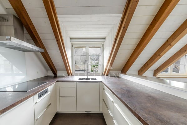 Charmante 1.5-Zimmer-Maisonette-Whg mit Galerie: Offener Wohnraum, idyllisch und zentral 6