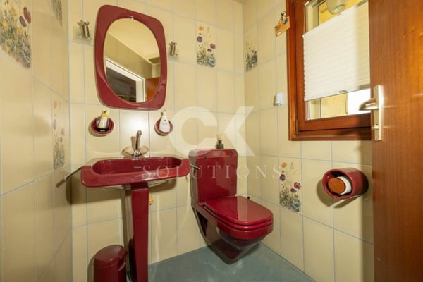 Ein Haus an Top Lage, toller Weitsicht, Charakter und Anpassungsmöglichkeiten 9